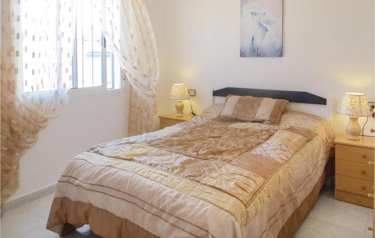 Amazing Apartment In Torrevieja With Kitchen エクステリア 写真